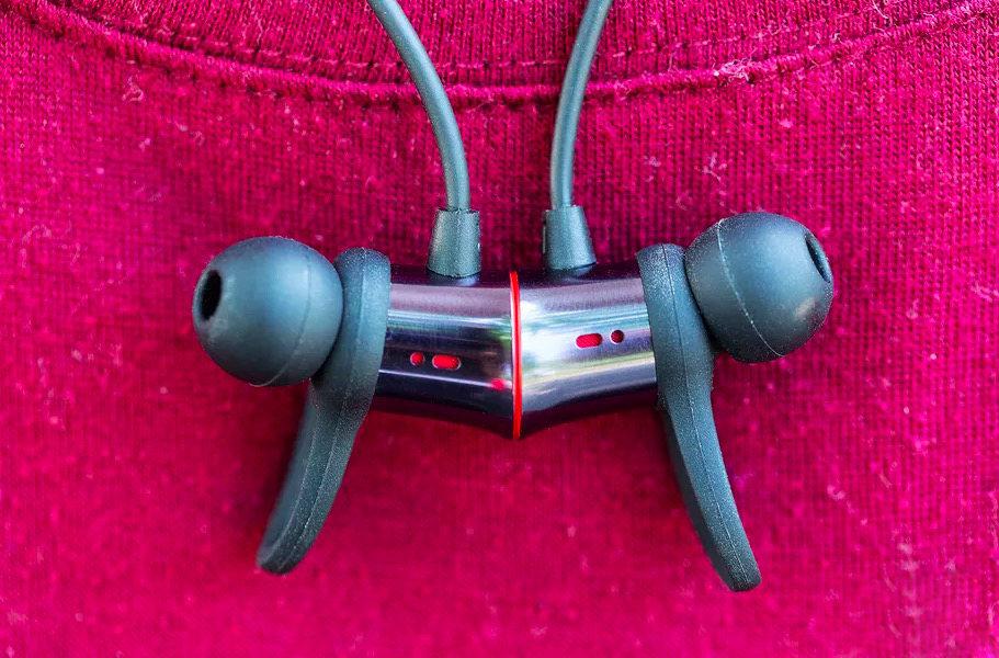 一加子彈無線耳機“臨危不亂”，還支持快速充電-鋒巢網