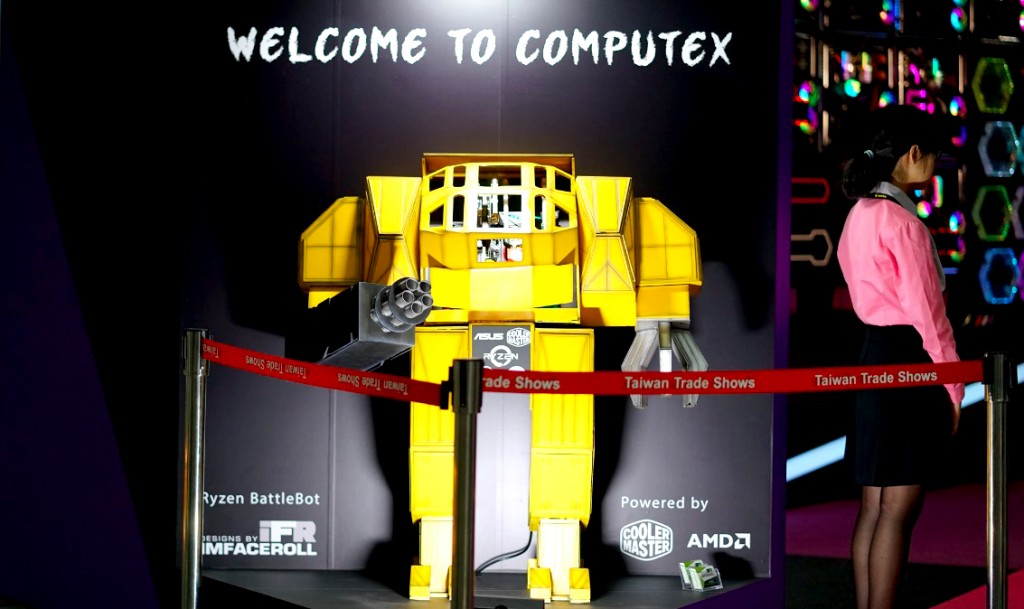 鋒巢網圖文直播| 帶你橫掃2018臺北電腦展-鋒巢網