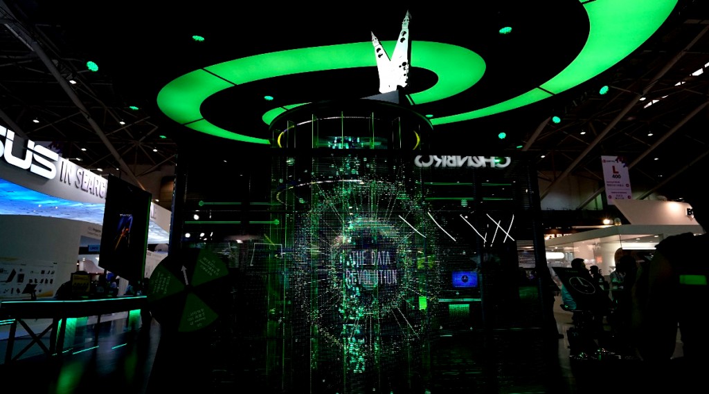 鋒巢網圖文直播| 帶你橫掃2018臺北電腦展-鋒巢網