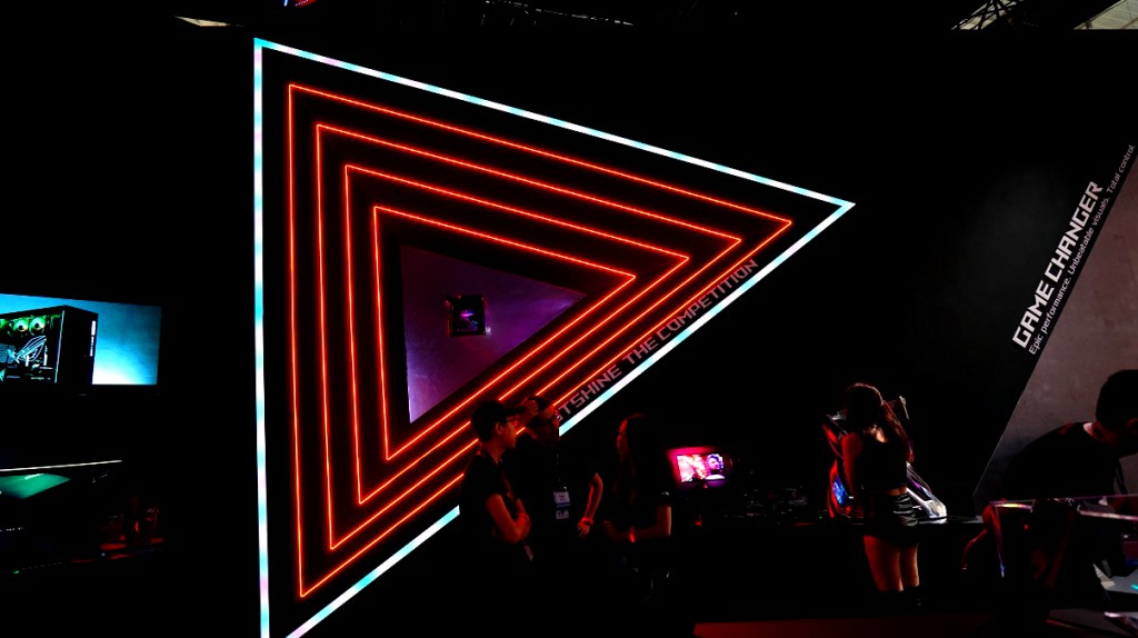 鋒巢網圖文直播| 帶你橫掃2018臺北電腦展-鋒巢網