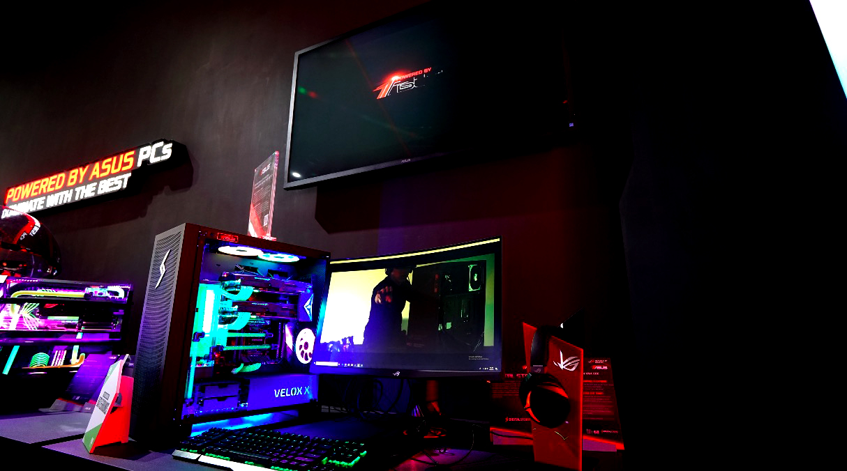 鋒巢網(wǎng)直播| 2018臺(tái)北電腦展：只為勇者而生 華碩ROG&靈耀X新品發(fā)布會(huì)直播-鋒巢網(wǎng)