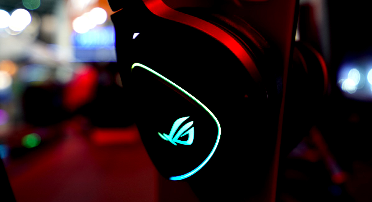 鋒巢網(wǎng)直播| 2018臺(tái)北電腦展：只為勇者而生 華碩ROG&靈耀X新品發(fā)布會(huì)直播-鋒巢網(wǎng)