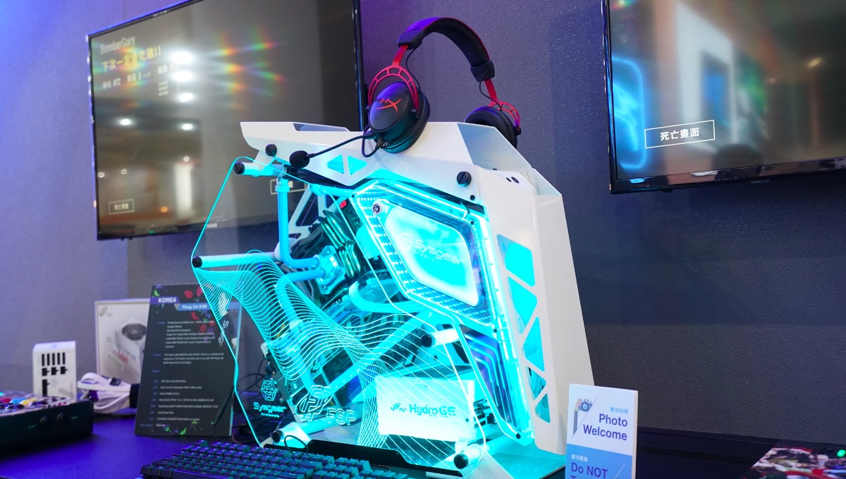 鋒巢網(wǎng)直播| 2018臺(tái)北電腦展：只為勇者而生 華碩ROG&靈耀X新品發(fā)布會(huì)直播-鋒巢網(wǎng)