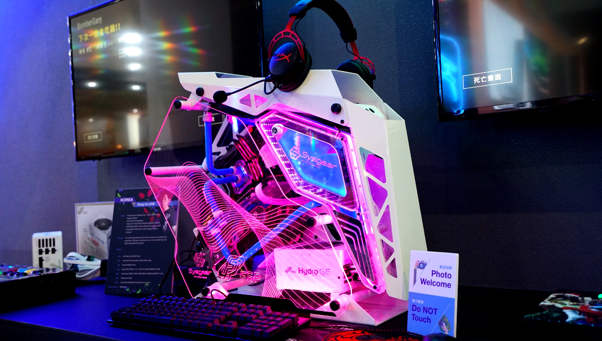 鋒巢網(wǎng)直播| 2018臺(tái)北電腦展：只為勇者而生 華碩ROG&靈耀X新品發(fā)布會(huì)直播-鋒巢網(wǎng)