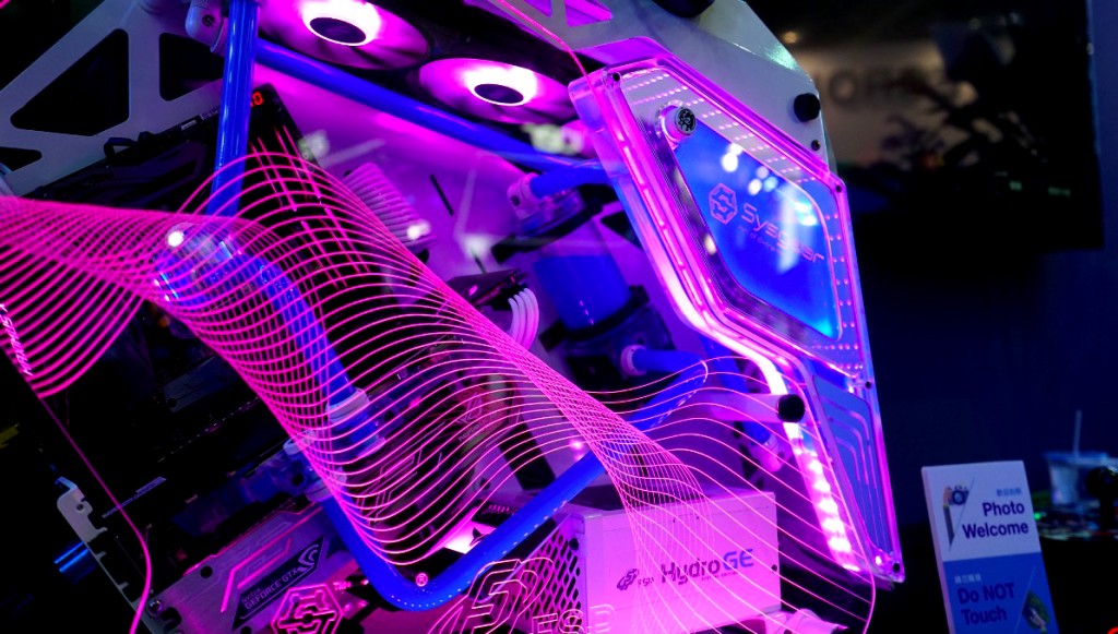 鋒巢網圖文直播| 帶你橫掃2018臺北電腦展-鋒巢網