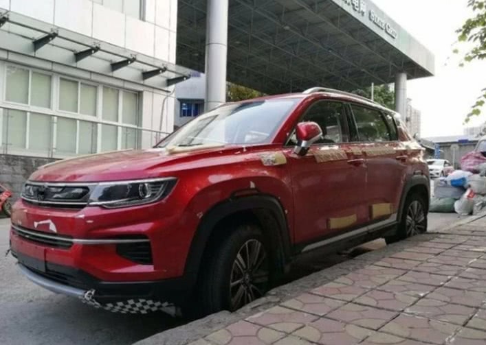 國產版小途昂亮相街頭,帥的一塌糊涂,僅售6萬,寶駿510涼了-鋒巢網