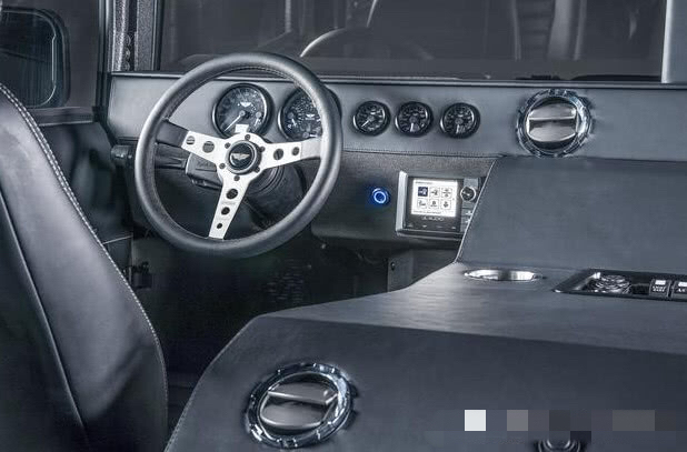 軍用悍馬H1，帶你領略什么是極致奢華-鋒巢網(wǎng)