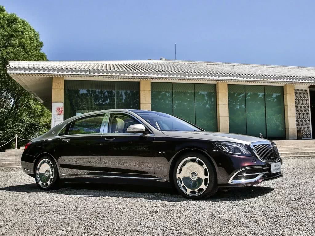 邁巴赫S680，帶你見識土豪的生活！-鋒巢網