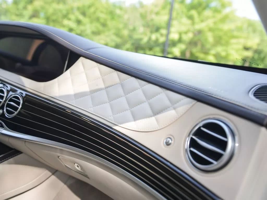 邁巴赫S680，帶你見識土豪的生活！-鋒巢網