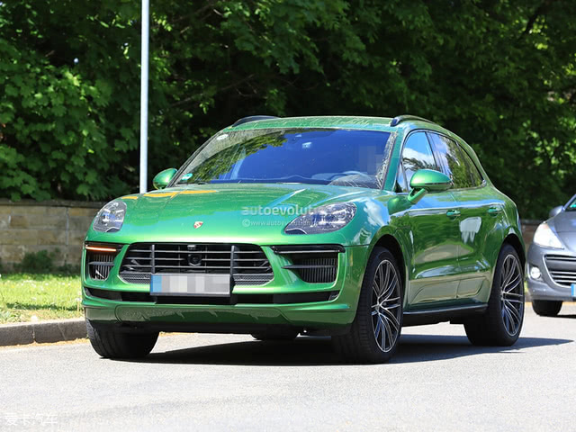 巴黎車展亮相 保時(shí)捷新款小號(hào)卡宴Macan-鋒巢網(wǎng)