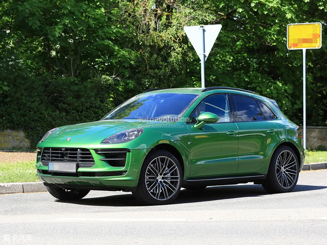 巴黎車展亮相 保時(shí)捷新款小號(hào)卡宴Macan-鋒巢網(wǎng)