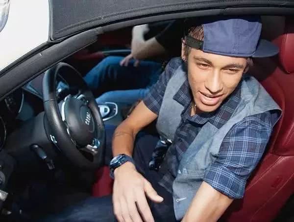 世界杯球星座駕大曝光，差距不是一點點！-鋒巢網