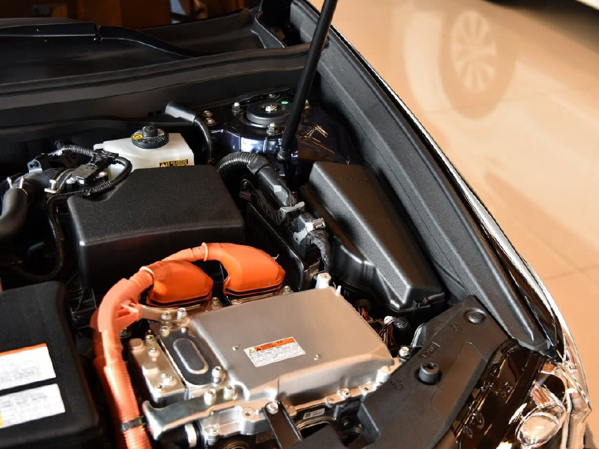 新版雷克薩斯ES亮相 寶馬5系涼涼-鋒巢網