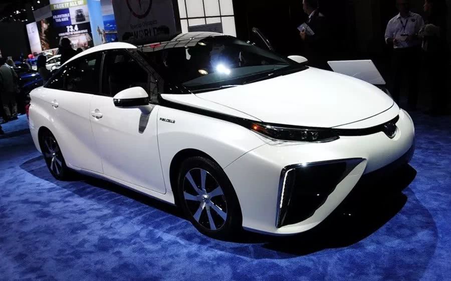 豐田的Mirai不燒一滴油不耗一度電?-鋒巢網(wǎng)