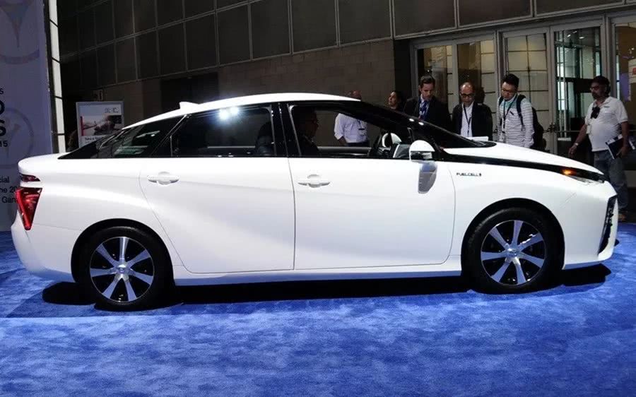 豐田的Mirai不燒一滴油不耗一度電?-鋒巢網(wǎng)