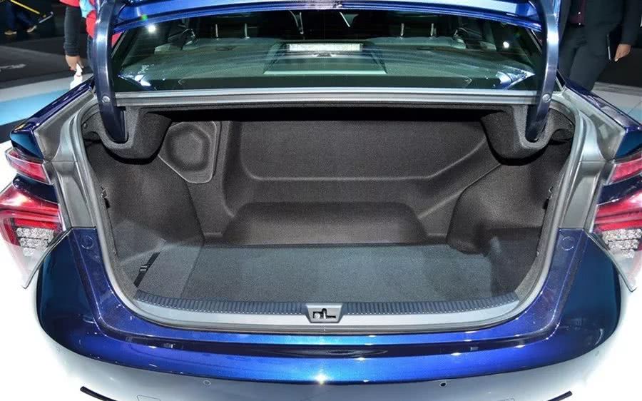 豐田的Mirai不燒一滴油不耗一度電?-鋒巢網(wǎng)