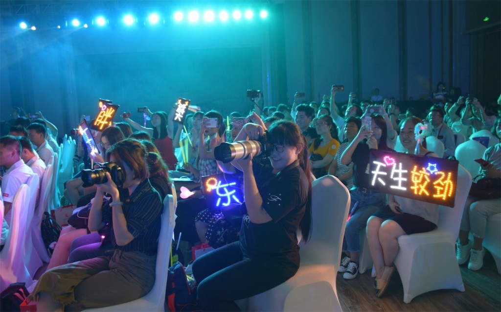 入眼情迷，入手心動！匯威AICALL V9于6月24日在長城發布-鋒巢網