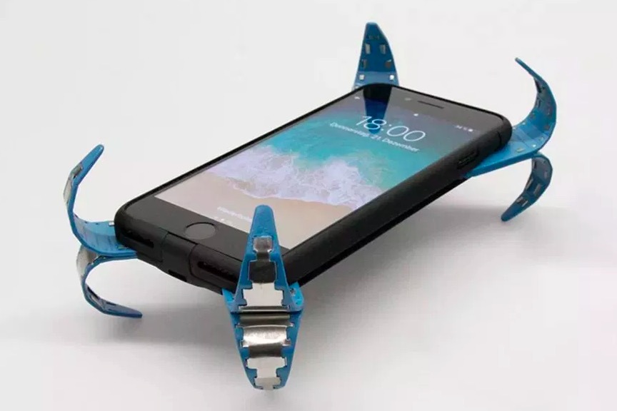 德國工程學學生發明 AirBag 為靈感的手機保護殼-鋒巢網