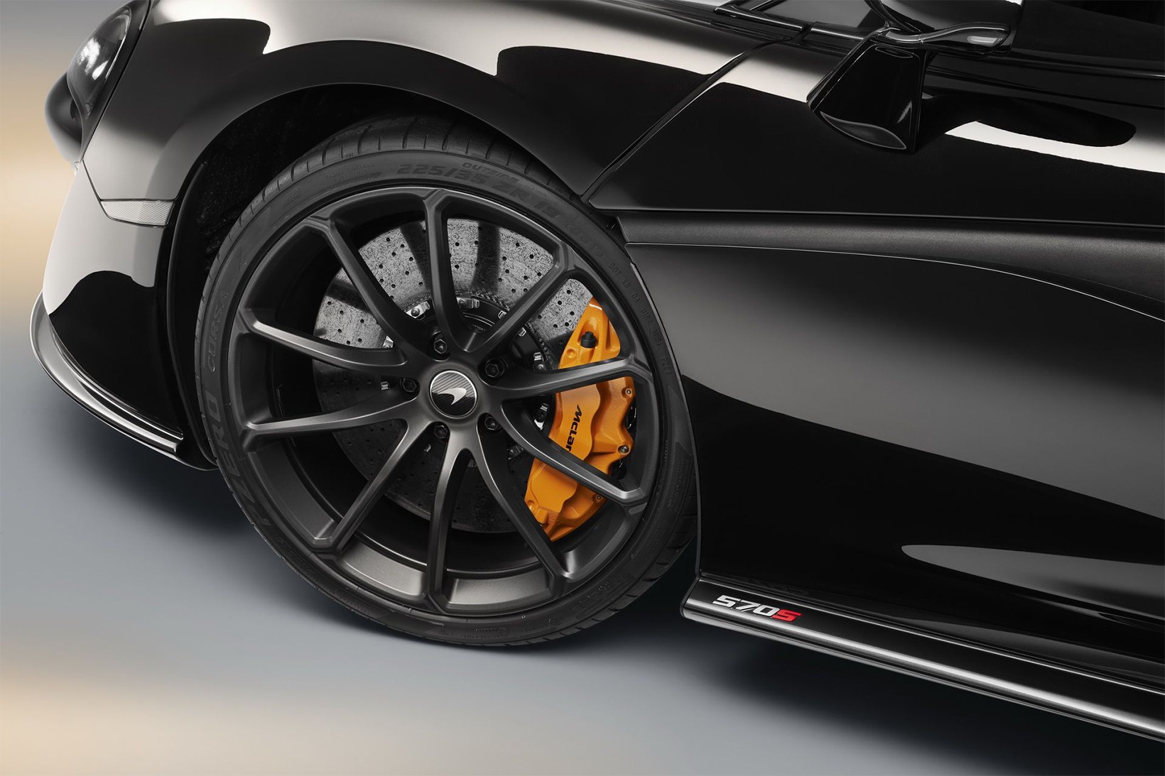 McLaren「Design Editions」亮面「瑪瑙黑」驚艷酷炫！-鋒巢網