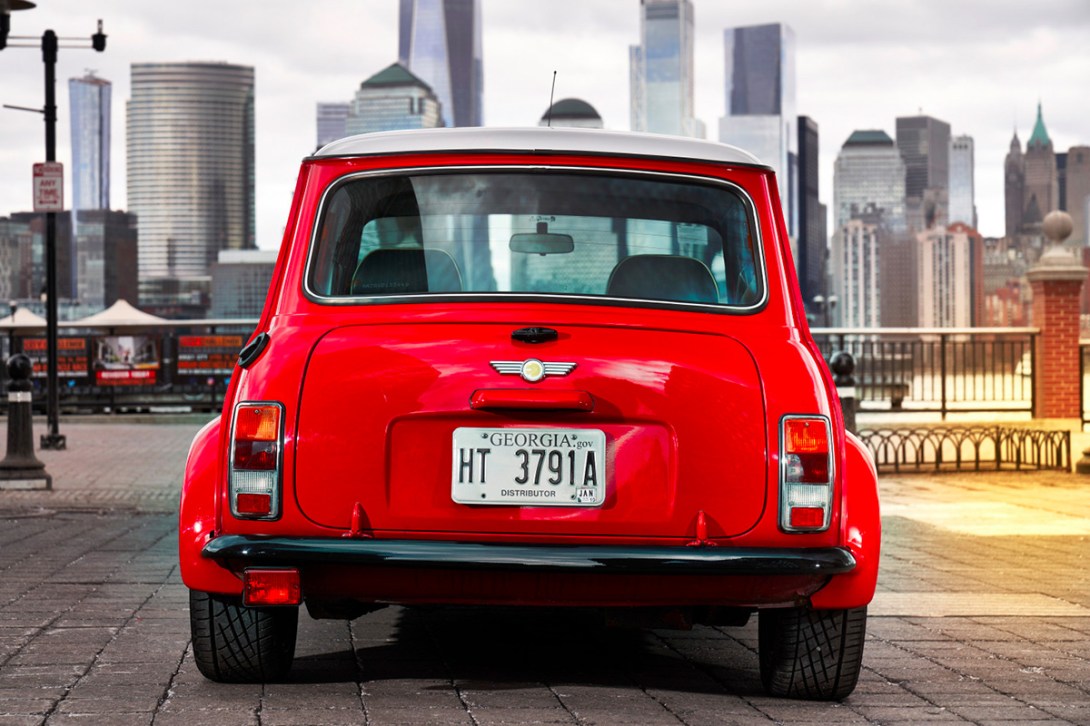 復(fù)古經(jīng)典——電能驅(qū)動(dòng)1959 Mini Cooper！-鋒巢網(wǎng)