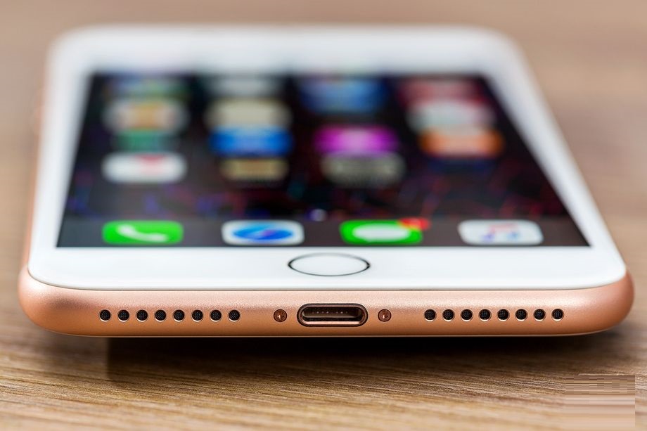 蘋果的iOS密碼破解可以通過USB附件來繞過-鋒巢網