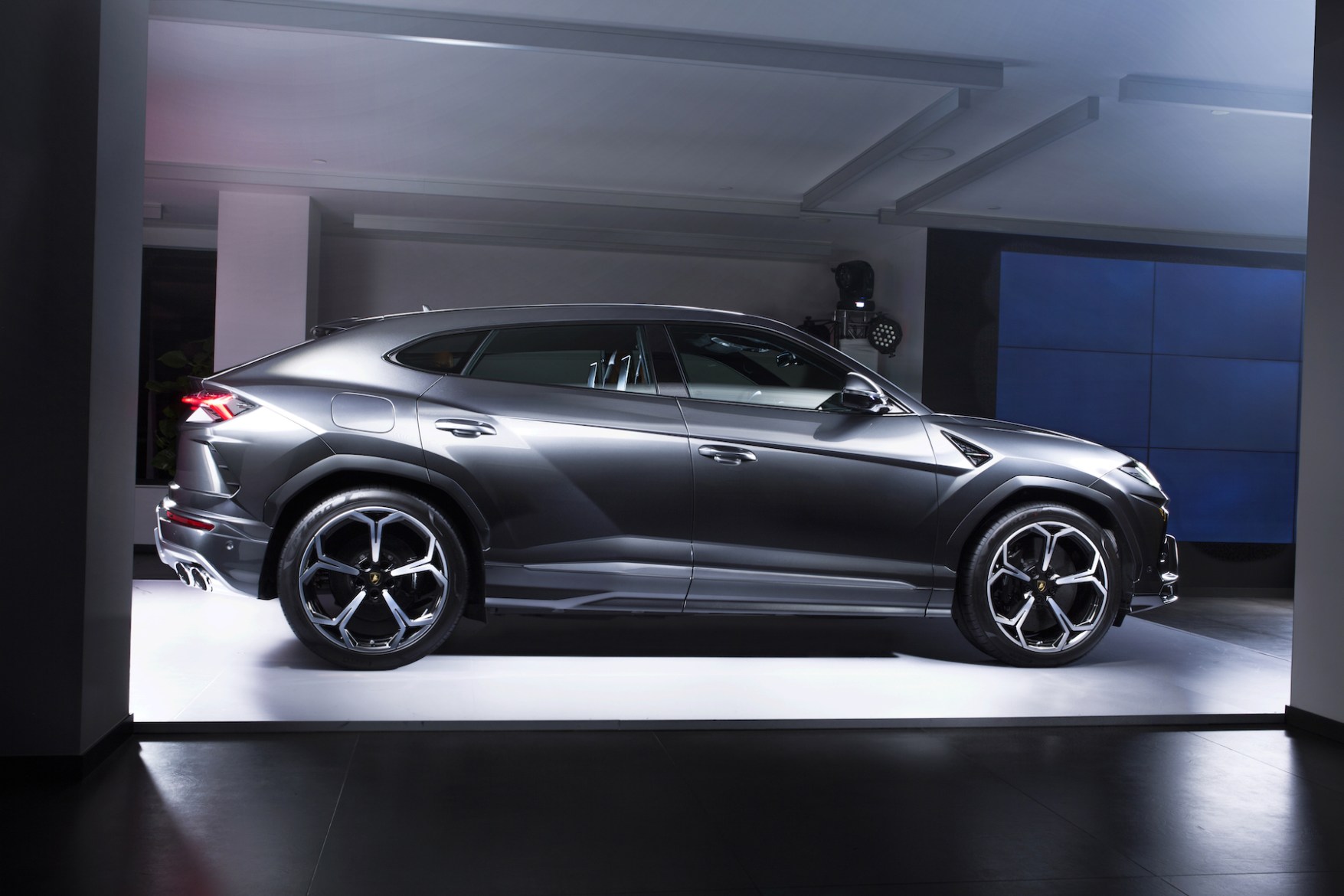 事隔30載之夢幻Lamborghini Urus超級SUV，香港首次亮相！-鋒巢網