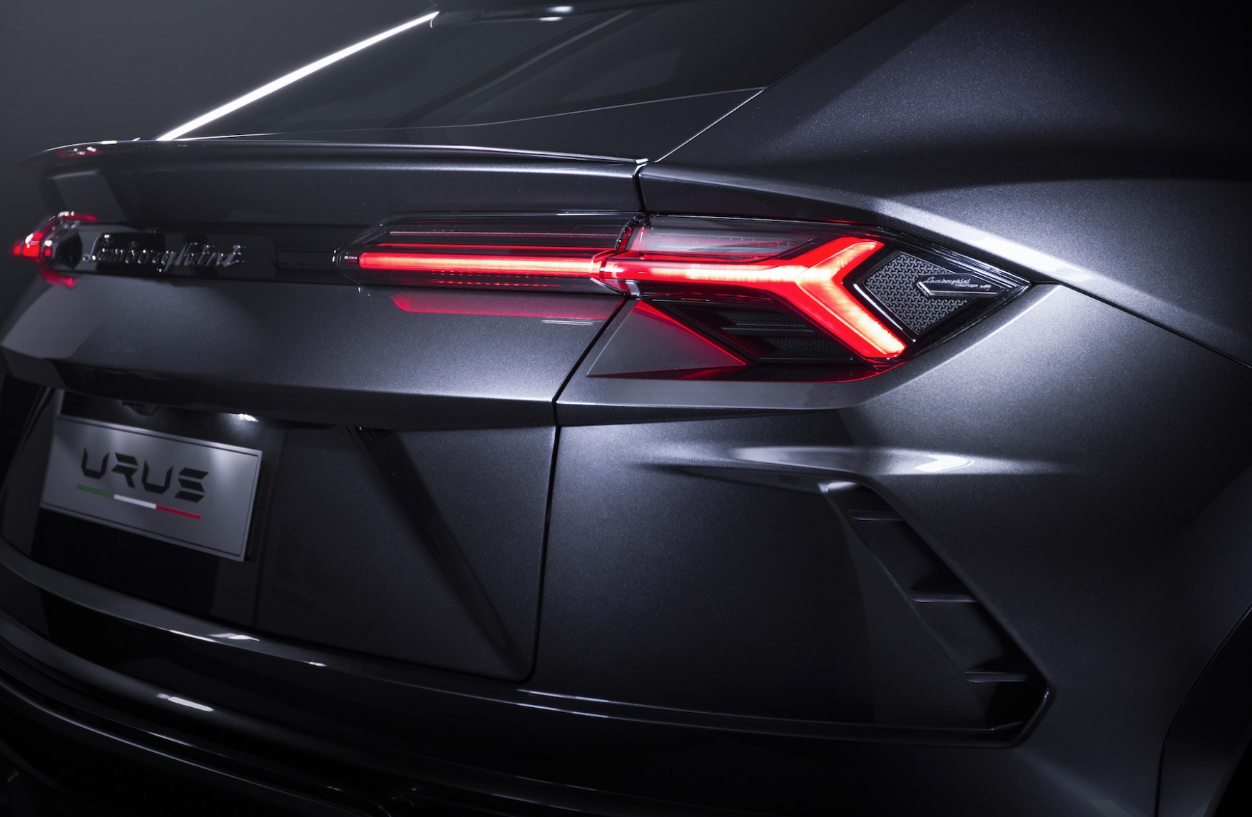 事隔30載之夢幻Lamborghini Urus超級SUV，香港首次亮相！-鋒巢網