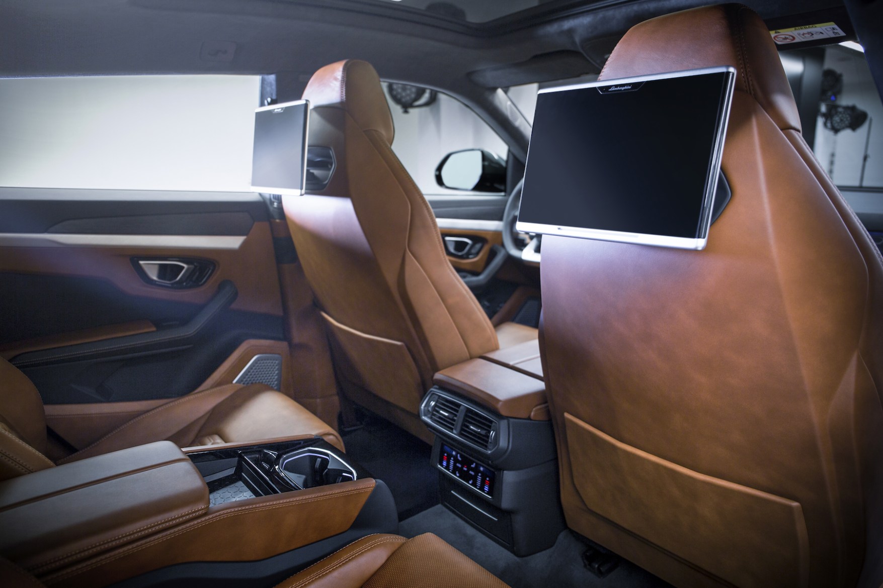 事隔30載之夢幻Lamborghini Urus超級SUV，香港首次亮相！-鋒巢網