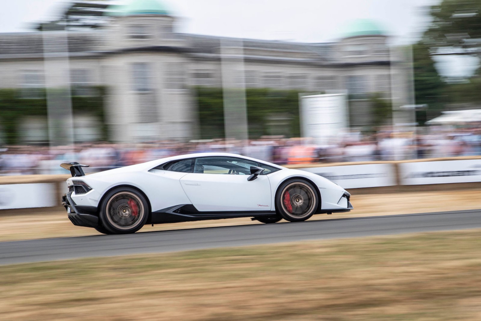 古德伍德速度節(jié)——Lamborghini Urus極速傳說！-鋒巢網(wǎng)