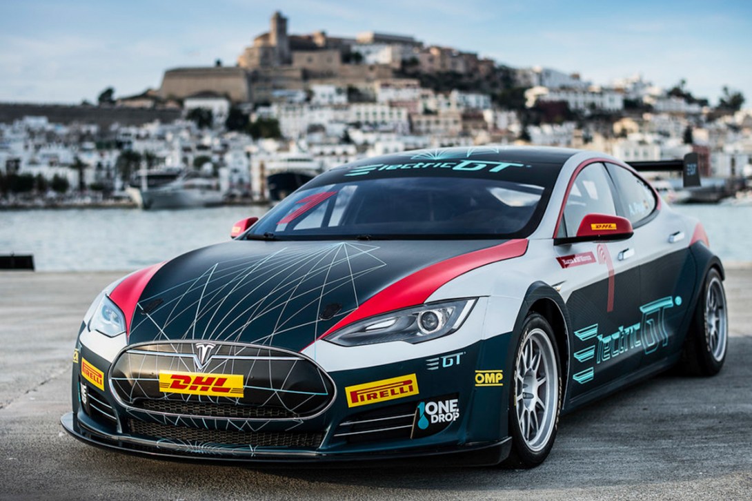 怪物級的加速 Tesla Model S P100D 百公里加速僅需 2.1 秒！-鋒巢網