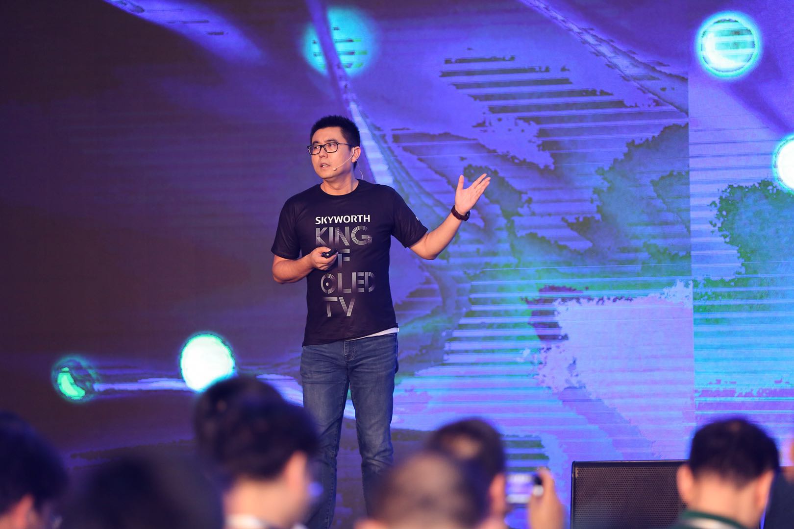 10年奠定OLED王者之路：創(chuàng)維再次定義行業(yè)第一-鋒巢網