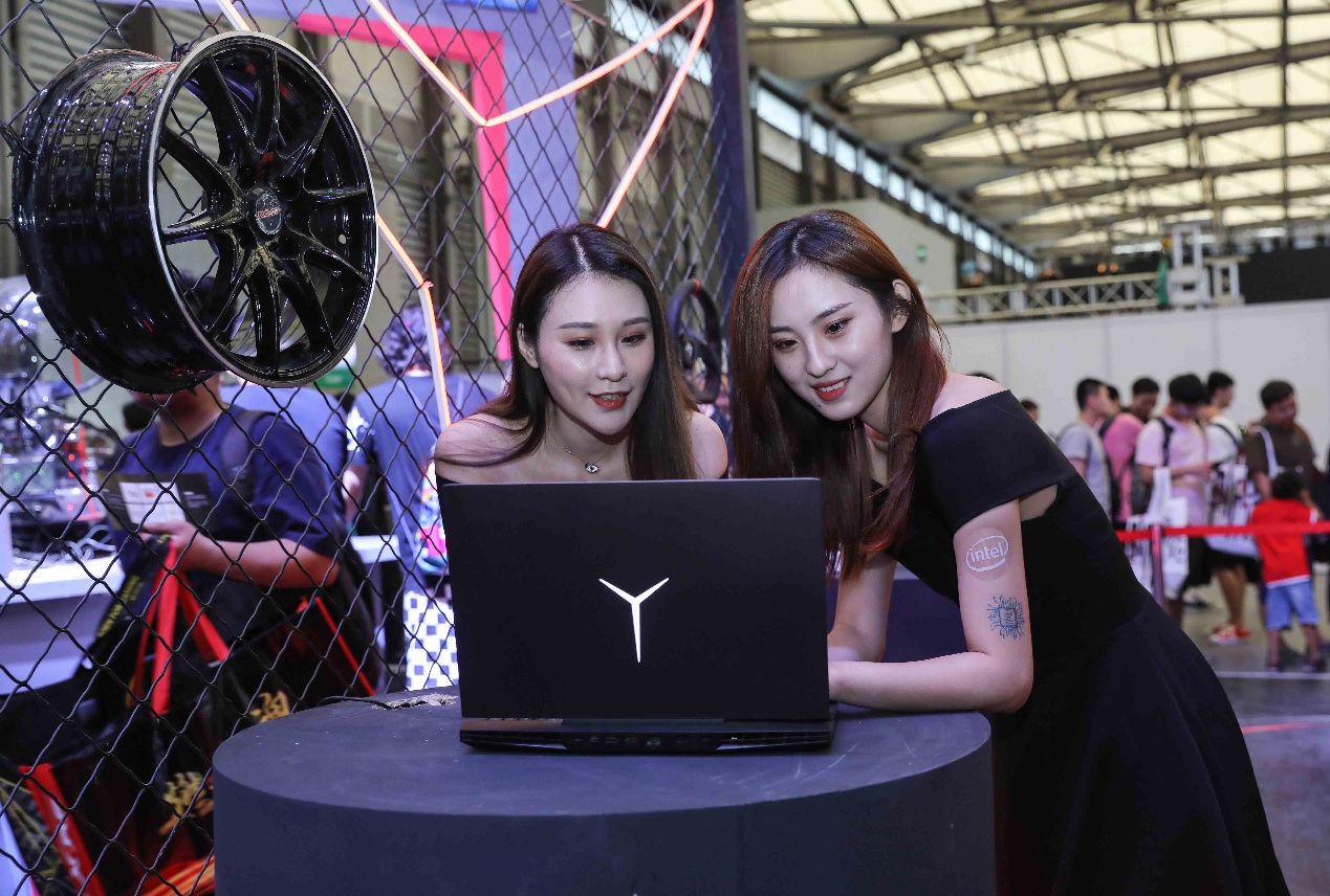 Y字閃耀ChinaJoy，聯想與英特爾聯合發布拯救者新款游戲本-鋒巢網