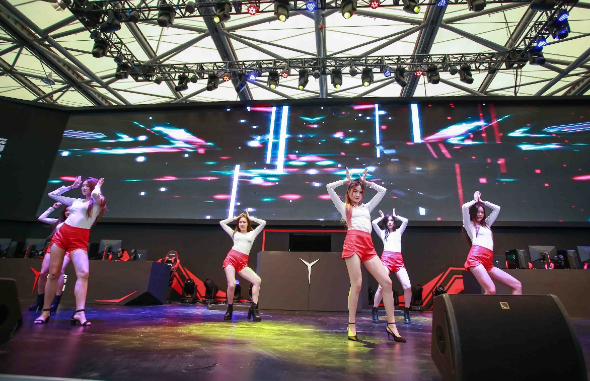 Y字閃耀ChinaJoy，聯想與英特爾聯合發布拯救者新款游戲本-鋒巢網