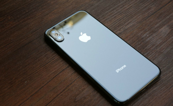 智能手機漲價成風 1萬或許只是漲價的起點-鋒巢網