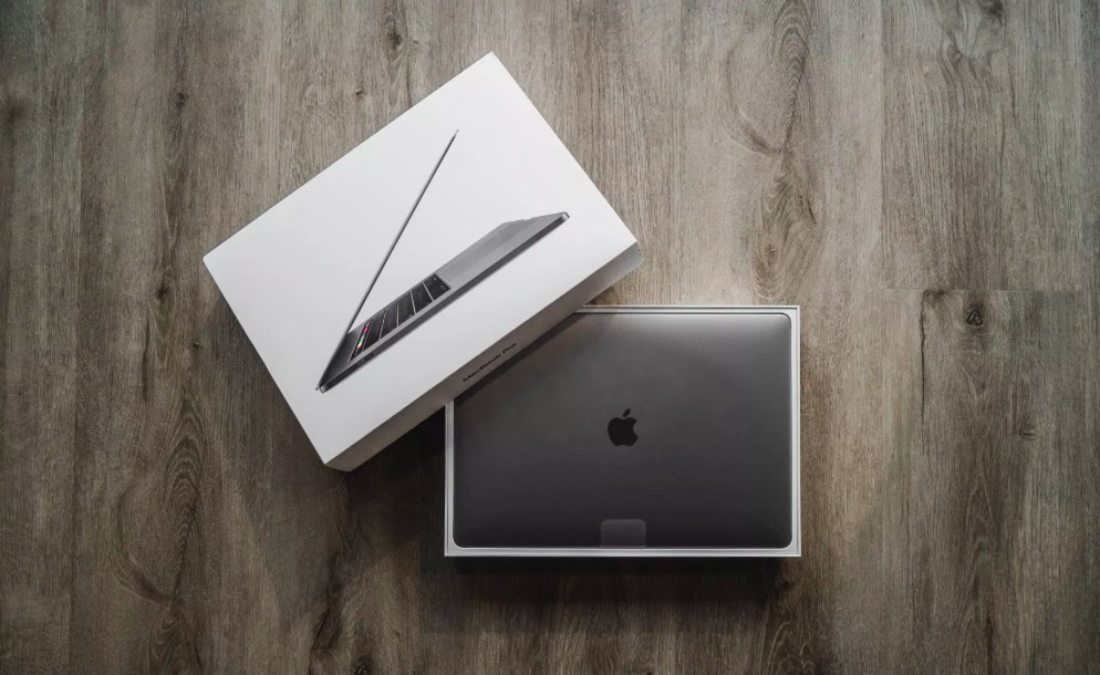 蘋果2018 新版別 MacBook Pro 開箱圖賞-鋒巢網