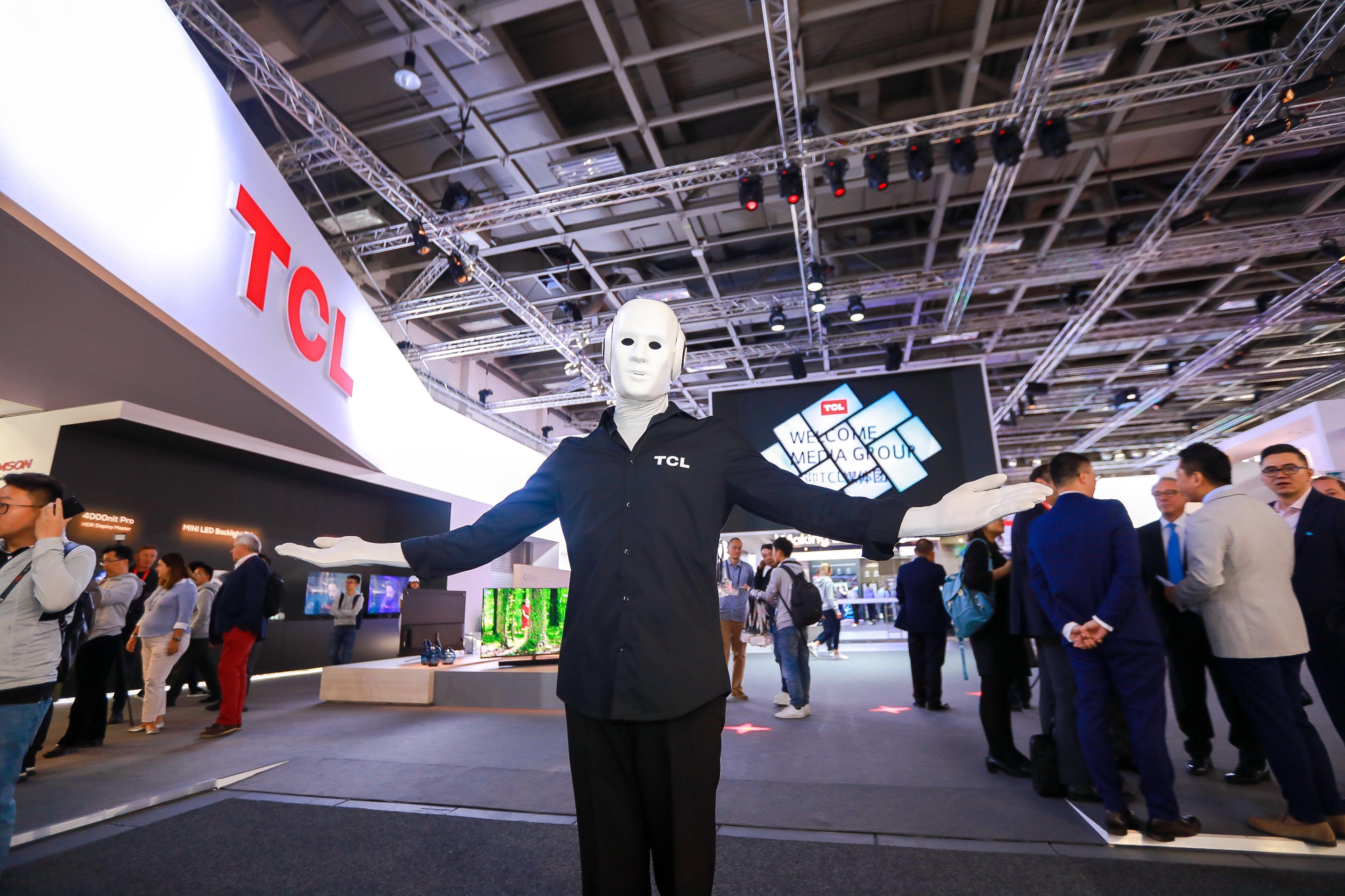 【德國IFA2018 鋒巢網直擊】TCL電視時尚匠心設計 引發國內外媒體熱議-鋒巢網