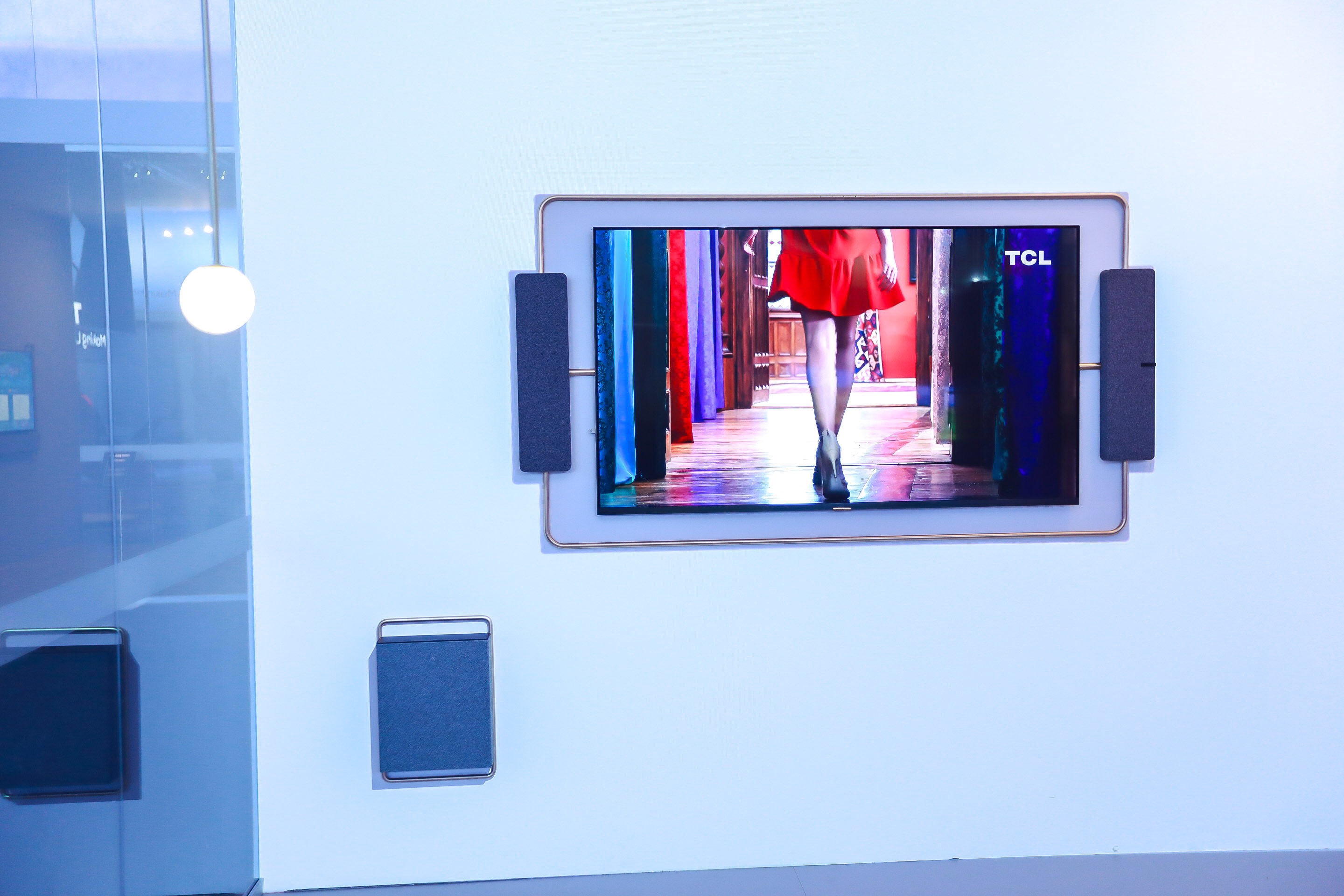 【德國IFA2018 鋒巢網直擊】TCL電視時尚匠心設計 引發國內外媒體熱議-鋒巢網