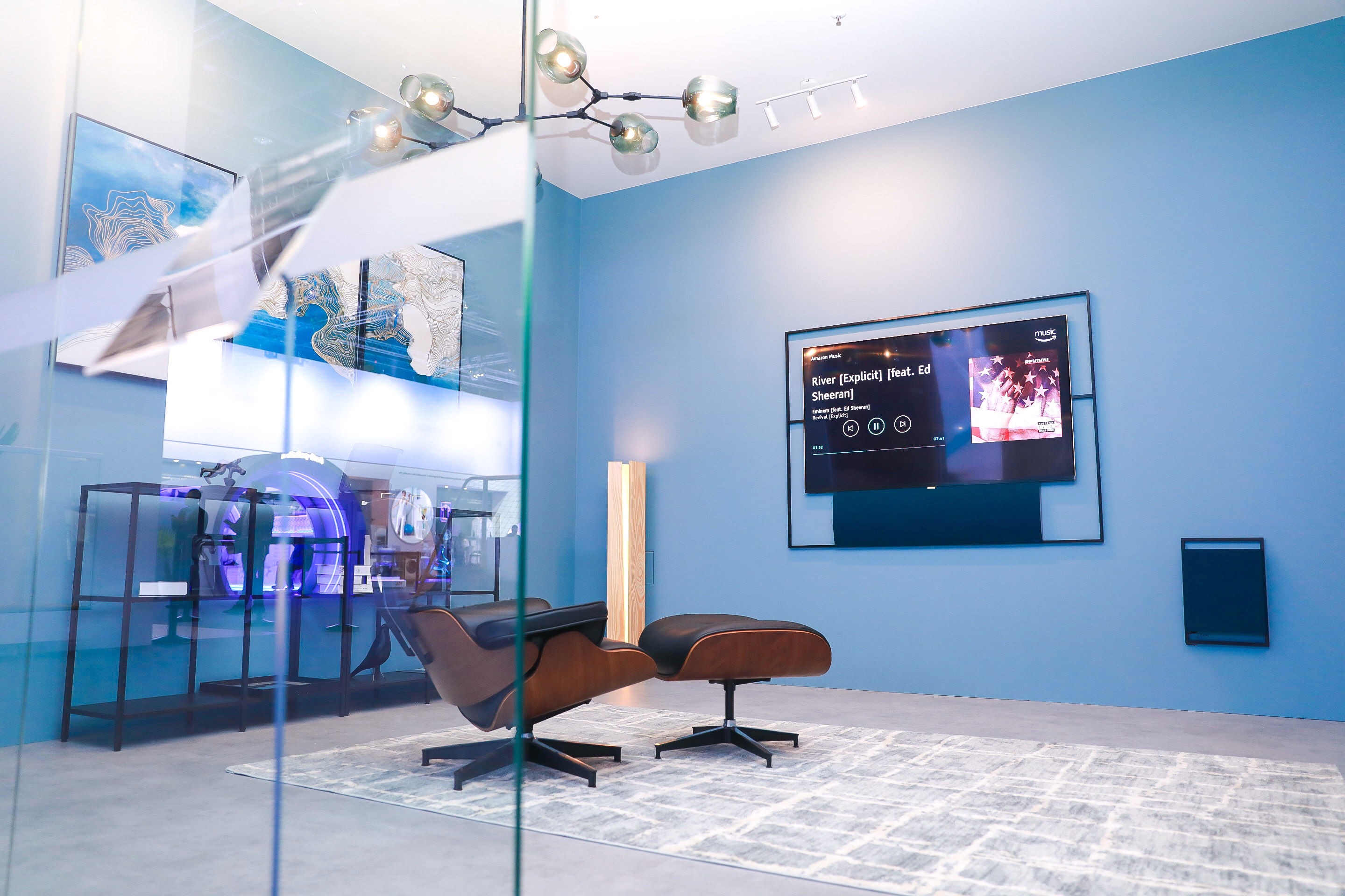 【德國IFA2018 鋒巢網直擊】TCL電視時尚匠心設計 引發國內外媒體熱議-鋒巢網