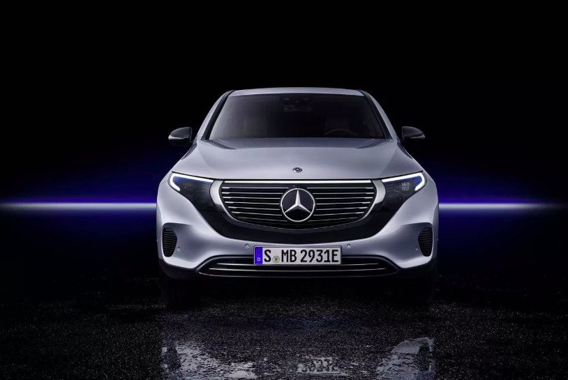 奔馳首款SUV電動汽車 EQC 問世-鋒巢網