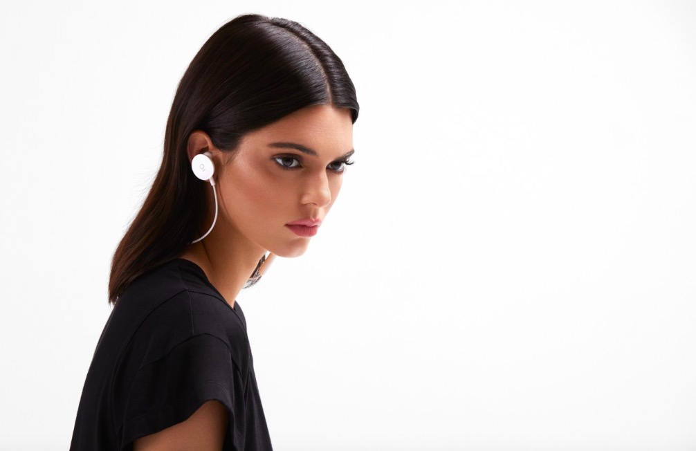 i.am+ 推全新 Ceramic Buttons 2.5 無線藍(lán)牙耳機(jī)-鋒巢網(wǎng)