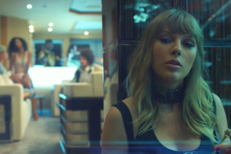 泰勒·斯威夫特在演唱會上采用面部識別技術來追蹤跟蹤狂-鋒巢網