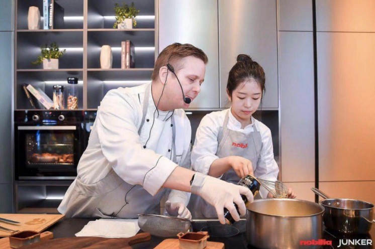 博西家電旗下容格家電亮相AWE ?攜手德國柏麗打造現代廚房典范-鋒巢網