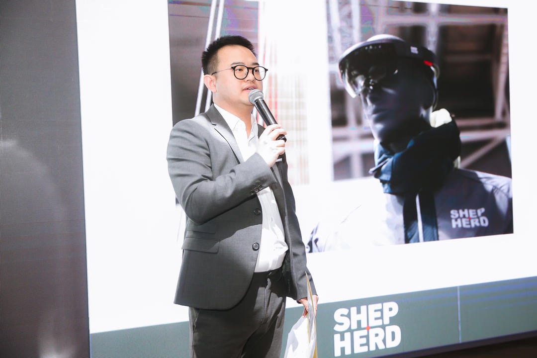 牧羊人發(fā)布AR服裝設(shè)計(jì)軟件 開拓紡織業(yè)新玩法-鋒巢網(wǎng)