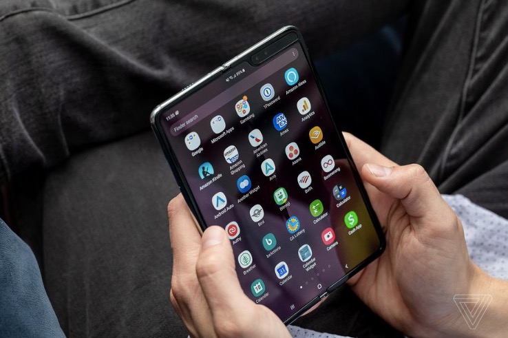 三星無限期推遲Galaxy Fold:“我們將采取措施加強(qiáng)顯示屏”-鋒巢網(wǎng)