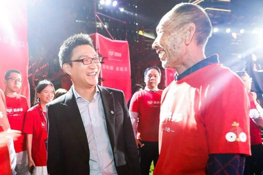 拼多多牽頭農村電商“源頭變革”,黃崢的又一次邊緣崛起?-鋒巢網