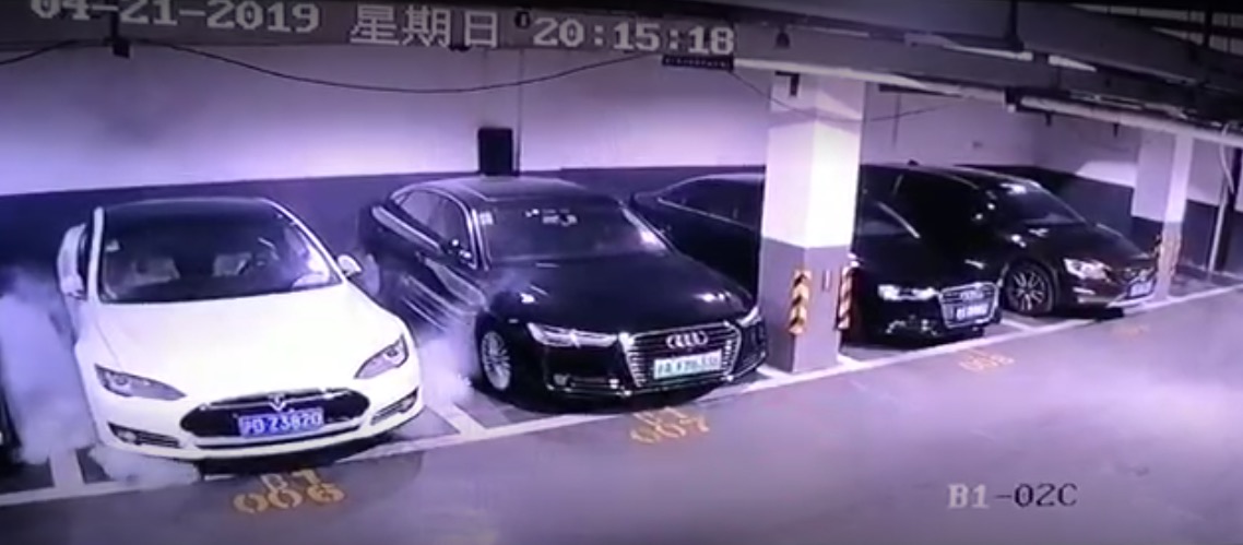 為什么特斯拉自燃是常態(tài)?-鋒巢網(wǎng)