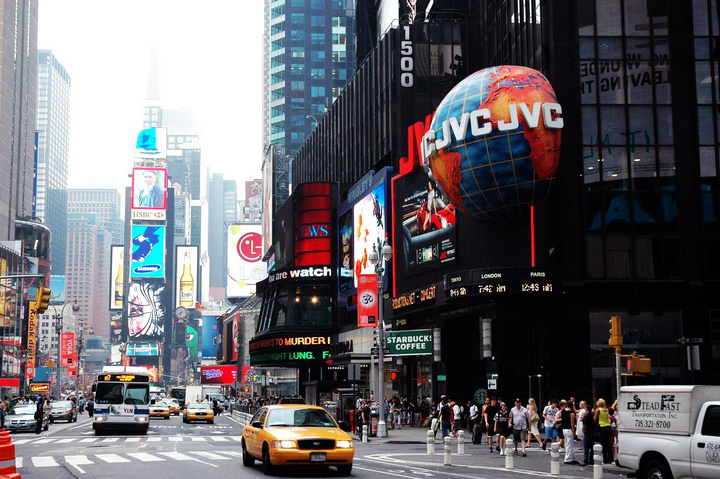 跌下“神壇”的紐約時代廣場-鋒巢網