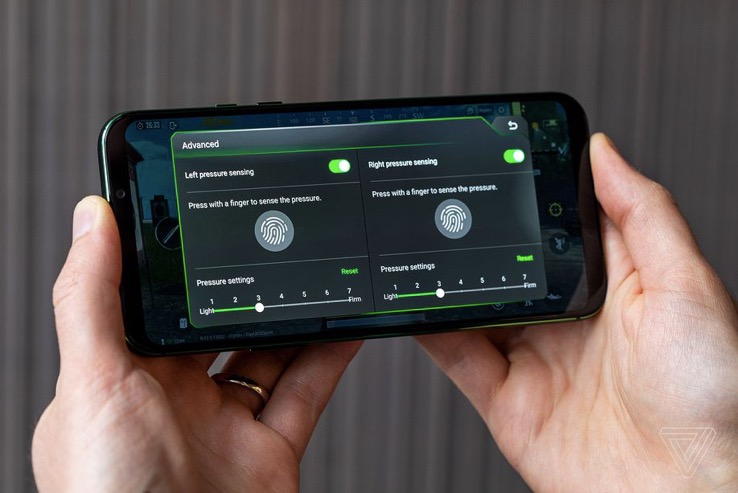 黑鯊2的壓敏屏幕使手機游戲變得更好-鋒巢網