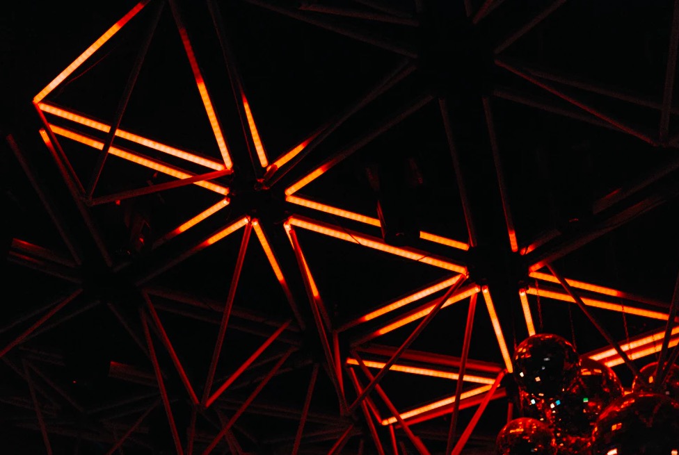 “巨嬰”華米,何時能獨立行走?-鋒巢網