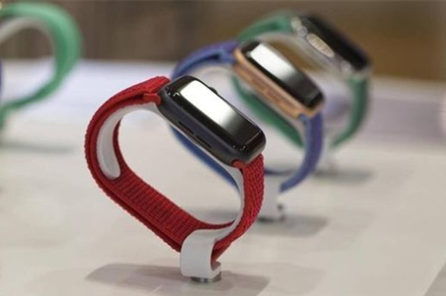 OLED屏+鈦合金外殼 Apple Watch 5或將面世-鋒巢網